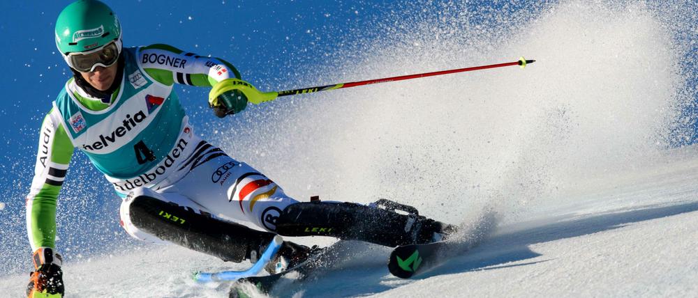 Balanceakt auf der Piste. Felix Neureuther will in dieser Saison nicht nur seinen Vorsprung vor dem Rest verwalten, sondern aggressiver auf Sieg fahren. Im Riesenslalom ist ihm das in Adelboden eindrucksvoll gelungen.