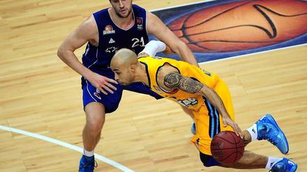 Alba-Spieler David Logan tat sich im Spiel gegen die Frankfurt Skyliners besonders hervor.