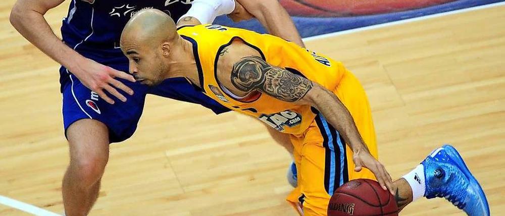 Alba-Spieler David Logan tat sich im Spiel gegen die Frankfurt Skyliners besonders hervor.