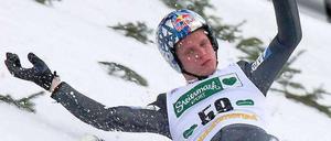 Thomas Morgenstern stürzt beim Skifliegen schwer.