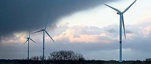 Düstere Aussichten. Prokon hat das Anlegergeld unter anderem angeblich in 54 Windparks investiert. Kritiker bezweifeln, dass diese so hohe Renditen abwerfen, wie Prokon seinen Anlegern regelmäßig auszahlen muss.