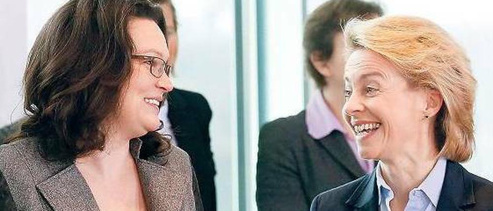 Noch läuft’s nicht rund. Arbeitsministerin Andrea Nahles (SPD) und Verteidigungsministerin Ursula von der Leyen (CDU). Foto: Fabrizio Bensch/Reuters