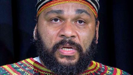 Der Komiker Dieudonné - mit vollem Namen Dieudonné M’bala M’bala - während einer Aufführung. 