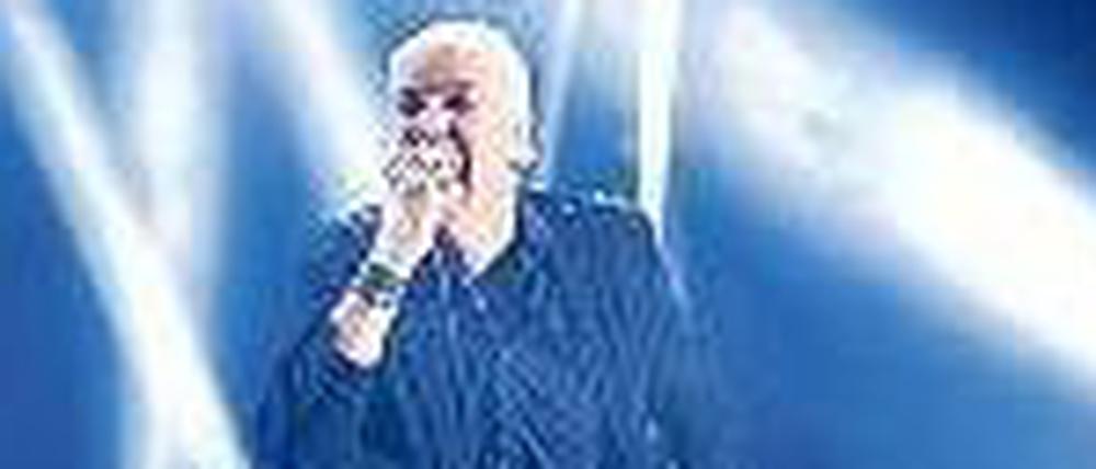 Bandleader und Scharfschütze. Frontmann H. P. Baxxter in der O2 World. 