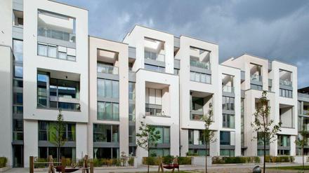 Gefragt. Wohnungen mit Balkon nahe am Himmel über Berlin.