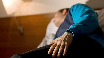 Das Gefühl der anhaltenden Müdigkeit liegt vor allem an Tageslänge, erklärt Dietmar Kunz. Denn: "Wenn die Tage kürzer werden, stellt sich die gesamte Physiologie auch beim Menschen um."