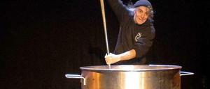 Kochstunde in Berlin-Kreuzberg. Am Freitag wurde gerührt, am Sonnabend wird verteilt.