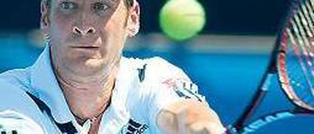 Spätzünder. Florian Mayer spielt so gut wie noch nie bei den Australian Open. Foto: AFP
