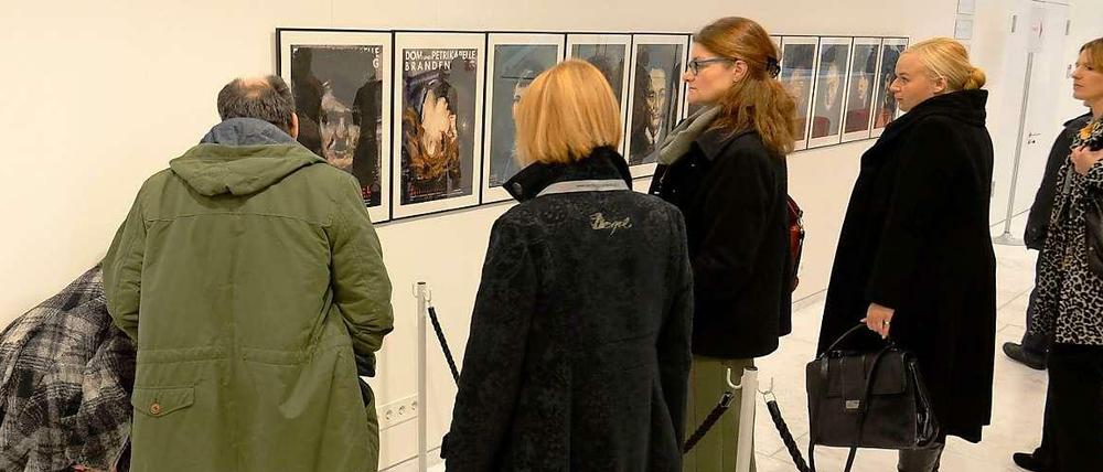 Das Kunstwerk. Viele wollten es sehen am ersten Tag des Eröffnungsfestes.