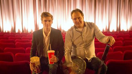 Erlebnis Kino. Gemeinsam mit seinem Sohn leitet Andreas Schaffer (rechts) die Kinoplattform „We want Cinema“. Wer genügend Freunde über soziale Netzwerke mobilisiert, kann seinen Film auf der großen Leinwand sehen – für 7,50 Euro.