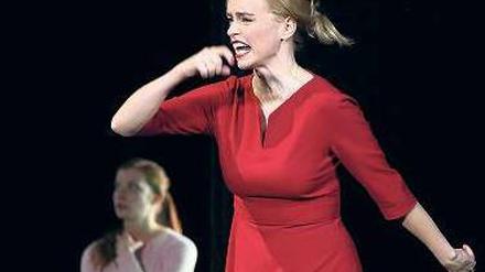 Bankiersgattin. Regina Giddens (Nina Hoss) pokert gnadenlos. Foto: dpa
