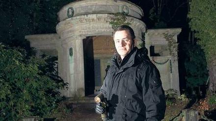 Furchtlos auf Streife. Friedhofsverwalter Olaf Ihlefeldt. 