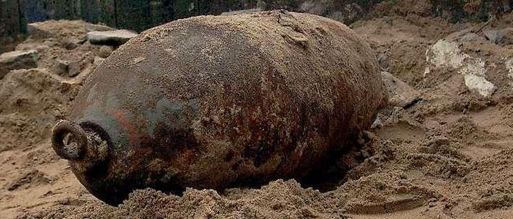Was geblieben ist. Noch heute erinnern zahllose Blindgänger an das Bombardement von Berlin vor 70 Jahren.