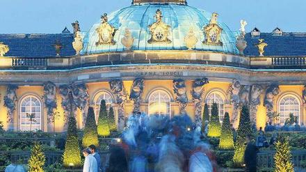 Husch, husch ins Schlösschen. Dieses Jahr werden die Sommernächte im Park Sanssouci besonders lang. Foto: dpa