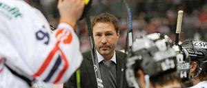 Trainer Jeff Tomlinson wollte vor der Saison die Strategie ändern bei den Eisbären. Allerdings ohne Erfolg.