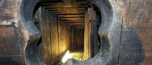 Einblick in den Diebeszug. Über ein Jahr hatten die Gangster gegraben, um sich einen Zugang in die Steglitzer Bank zu verschaffen.