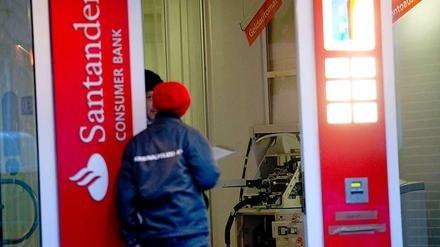 Mit einem Gasgemisch haben die Täter den Geldautomaten in Wilmersdorf aufgesprengt.