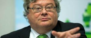 Reinhard Bütikofer ist Ko-Vorsitzender der Europäischen Grünen Partei und seit 2009 Mitglied des Europäischen Parlaments.