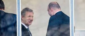 Christian Wulff trifft im Gericht auf seinen ehemaligen Sprecher Olaf Glaeseker.
