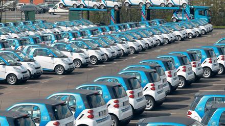 Groß mit Kleinwagen. In Berlin ist „Car-2-Go“ mit 1200 Autos Marktführer vor „Drive-Now“ mit 890 Fahrzeugen.