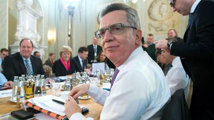 Bundesinnenminister Thomas de Maizière im Kreise der Kabinettsmitglieder 