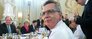 Bundesinnenminister Thomas de Maizière im Kreise der Kabinettsmitglieder 