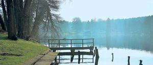 Still ruht der See: Motzen ist das kleine Idyll im Süden Berlins. Der Bootssteg gehört zum Hotel Residenz, das aber auch unter Dach und in geheizten Räumen vieles zu bieten hat. 