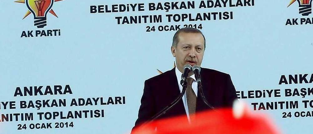 Der amtierende türkische Staatschef Recep Tayyip Erdogan bei einer Pressekonferenz der AKP in Ankara.