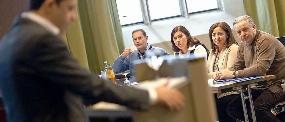Man ist ja unter sich. Die Berliner SPD tagt ganz leger.