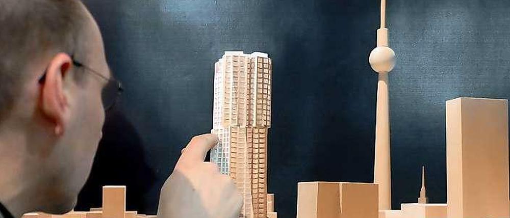Eines der jüngsten Projekte des Architekten Frank Gehry ist das geplante Wohnhaus am Alexanderplatz. Schon im nächsten Jahr soll mit dem Bau des 150 Meter hohen Gebäudes begonnen werden. Auf den...