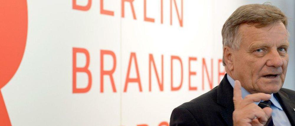 Hartmut Mehdorn rechnet angeblich mit bis zu 45 Millionen Fluggästen im Jahr auf dem BER.