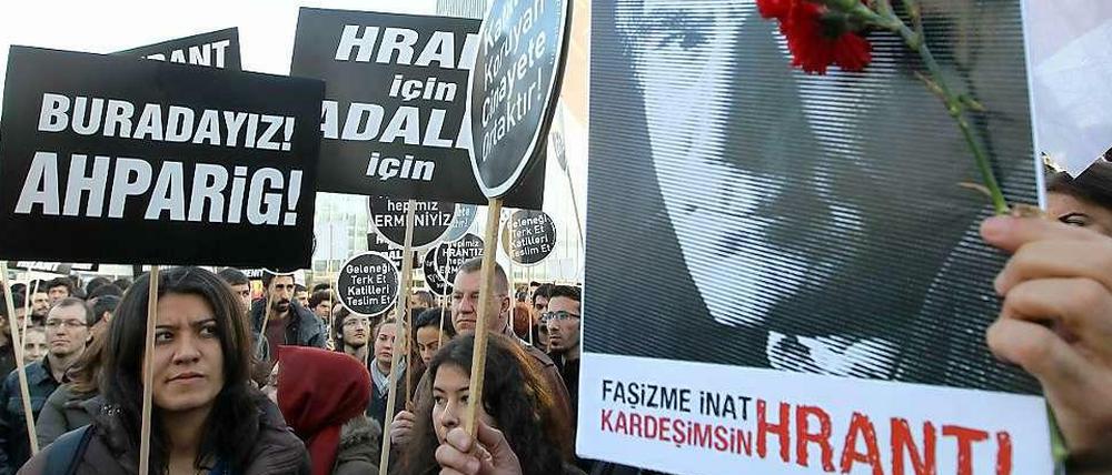 Aktuell bis heute: Der Mord an dem türkisch-armenischen Journalisten Hrant Dink hat mit dem Völkermord von 1915 zu tun.