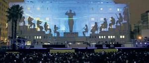 Mit einer spektakulären Feier wurde das Teatro Colón in Buenos Aires 2010 nach einer mehrere Jahre dauernden Renovierung wiedereröffnet.