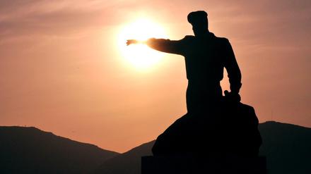Statue von Hafiz al-Assad in Damaskus: "Der Präsident guckt auf sein Land und sieht es doch nicht."