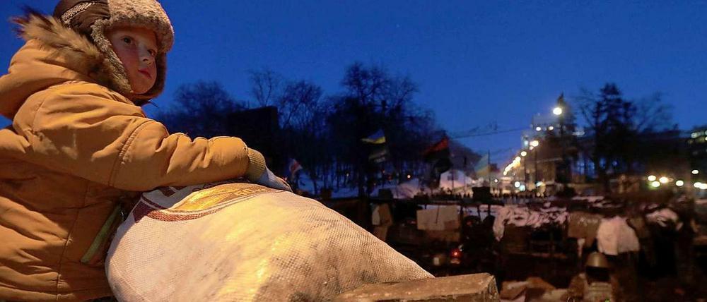 Die Barrikaden in der ukrainischen Hauptstadt Kiew sind nach wie vor hoch.