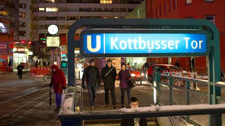 Buntes Treiben am Kotti, irgendwo ist eine Bar, ist ein Club. Nur dass der Festsaal wieder aufmacht, darauf muss man hier noch warten.