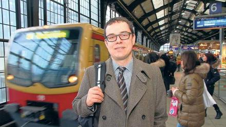 Der Chef als Fahrgast. Peter Buchner, Geschäftsführer der S-Bahn, fährt fast jeden Arbeitstag mit seinen Zügen von Babelsberg ins Büro am Nordbahnhof. 