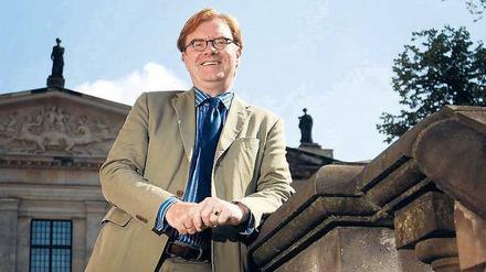 Klassizismus, wie er ihn liebt. Der frühere Kulturstaatssekretär André Schmitz auf dem Gendarmenmarkt.