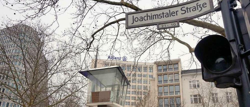 Schilder oder Schilda? Die Joachimstaler Straße schrieb sich früher mit „H“, anders als der Joachimstaler Platz.