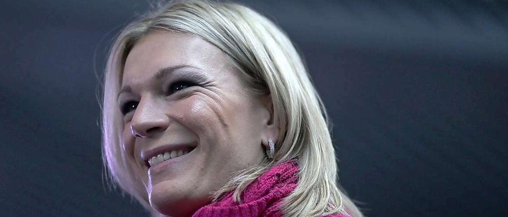 Besondere Ehre. Maria Höfl-Riesch trägt die deutsche Fahne bei der Eröffnungsfeier.