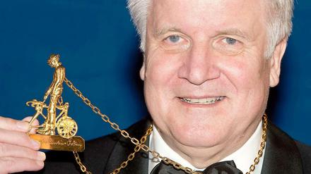 Horst Seehofer, mit dem Karl-Valentin-Orden.
