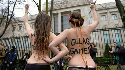 Klare Botschaft. Von den Olympischen Spielen in Sotchi halten die Femen-Aktivistinnen gar nichts.