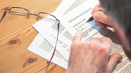 Vorbereitet. Mit einer Patientenverfügung kann jeder klar regeln, welche Behandlung er möchte - und welche nicht.