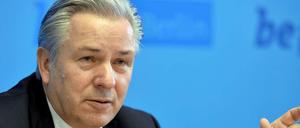 Klaus Wowereit steht massiv in der Kritik.