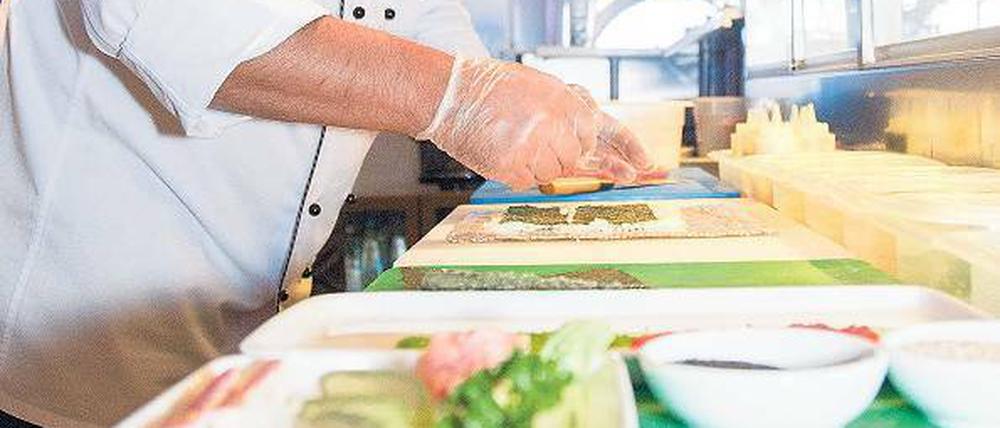 Küchenchef Alain Doenlen auf der „Mein Schiff 2“ von Tui Cruises.