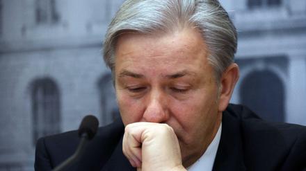 Klaus Wowereit ist wieder da. Nach seinem Wintersporturlaub muss er sich am Montag im Parlament äußern.