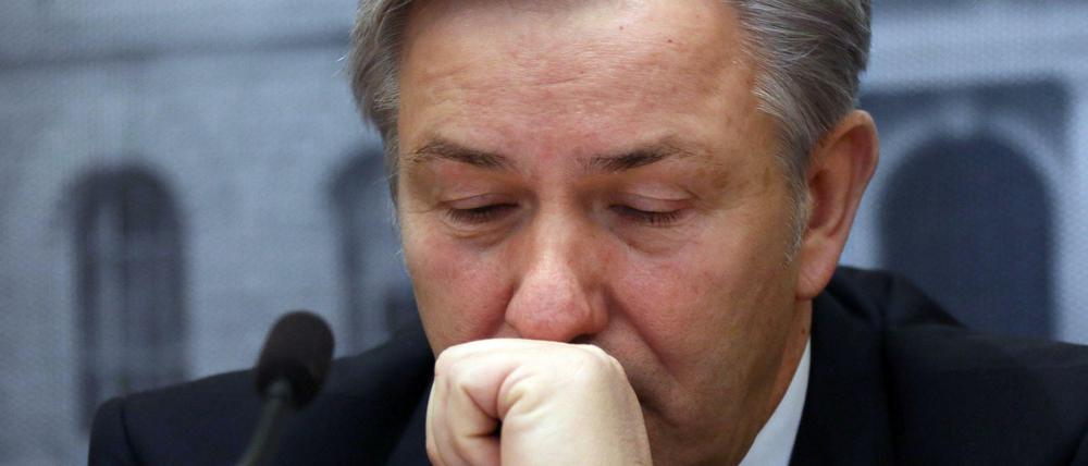 Klaus Wowereit ist wieder da. Nach seinem Wintersporturlaub muss er sich am Montag im Parlament äußern.