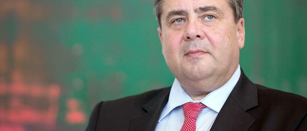 Da liegt einiges vor ihm. Wirtschaftsminister Sigmar Gabriel.
