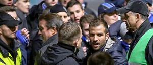 Mann mit Mut. Rafael van der Vaart stellte sich nach der Niederlage gegen Hertha den wütenden HSV-Fans.