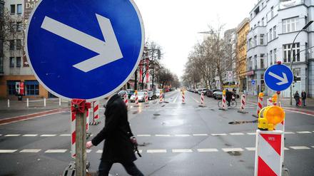 Berlin-Tiergarten, die Potsdamer Straße ist mal wieder kaputt. Auch darüber wir erst vor wenigen Tagen berichtet. 